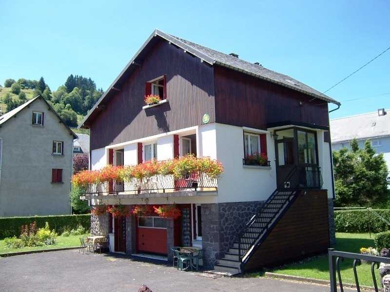 Location à L'année Besse Et Saint Anastaise