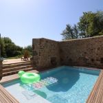 Maison &eacute;quip&eacute;e d'une piscine privative chauff&eacute;e de 6x3,50 m