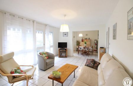 City Break n&deg;5004 Aurillac - Cantal - S&eacute;jour avec coin-salon et salle &agrave; manger