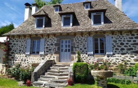 G&icirc;te n&deg;69 Labrousse - Cantal - photo
