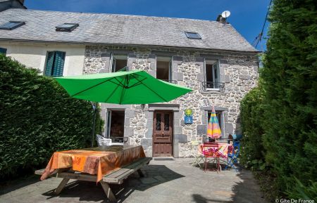 G&icirc;te n&deg;63G6390 Chambon-sur-Lac - Puy-de-D&ocirc;me - photo