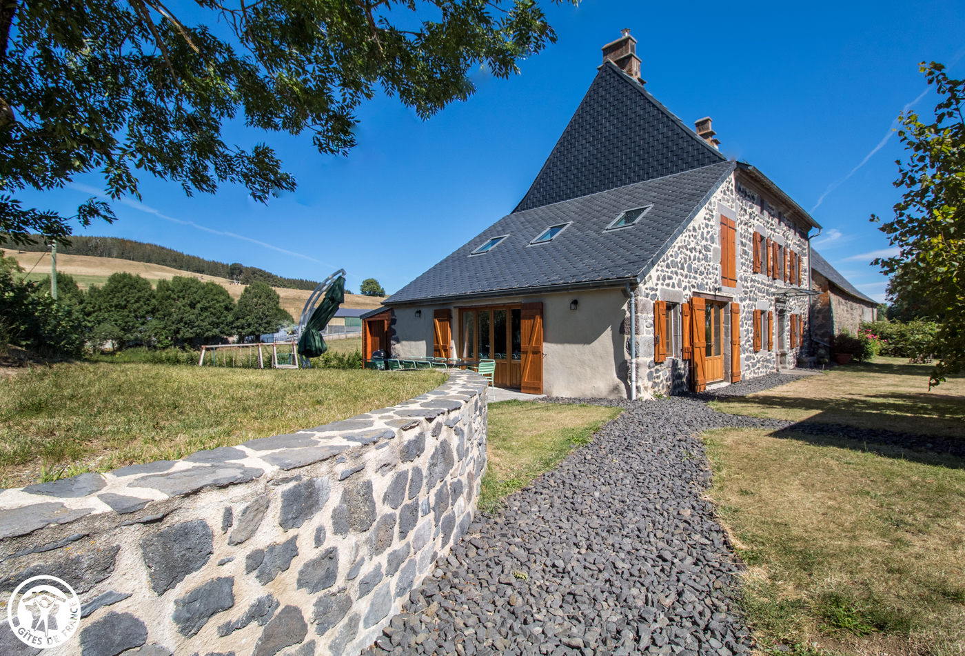 Location à L'année Besse Et Saint Anastaise