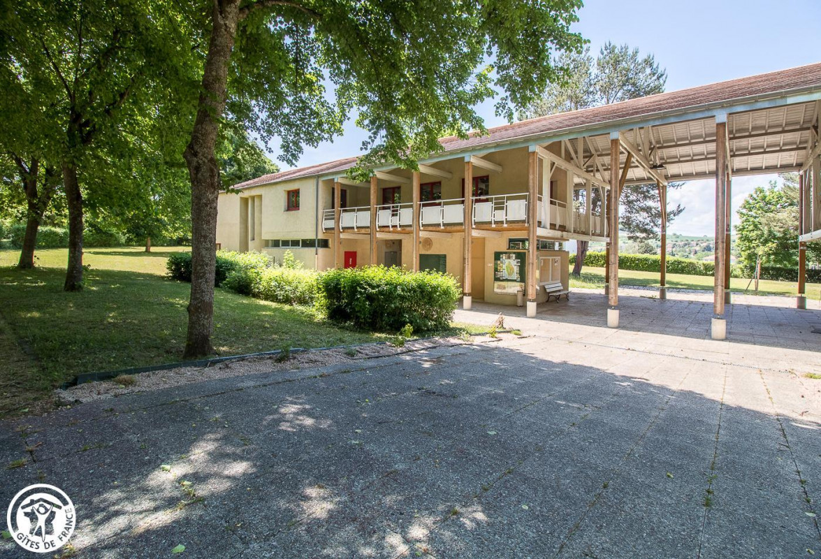 Location de vacances Camping et chalet Le Colombier - Billom dans Puy-de-Dôme en Auvergne
